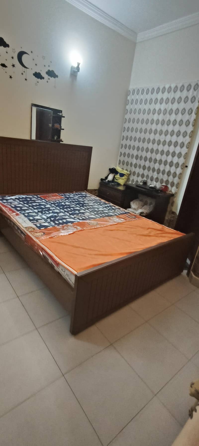 queen sized bed 6