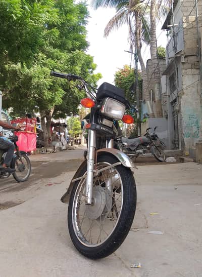 honda 125 model 2014 colour black