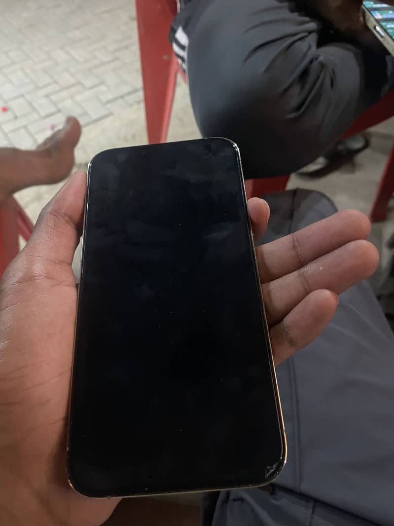 Apple iPhone 13 Pro Max 5