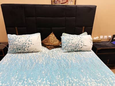 King bed and single bed with side tables and dressing table for sale