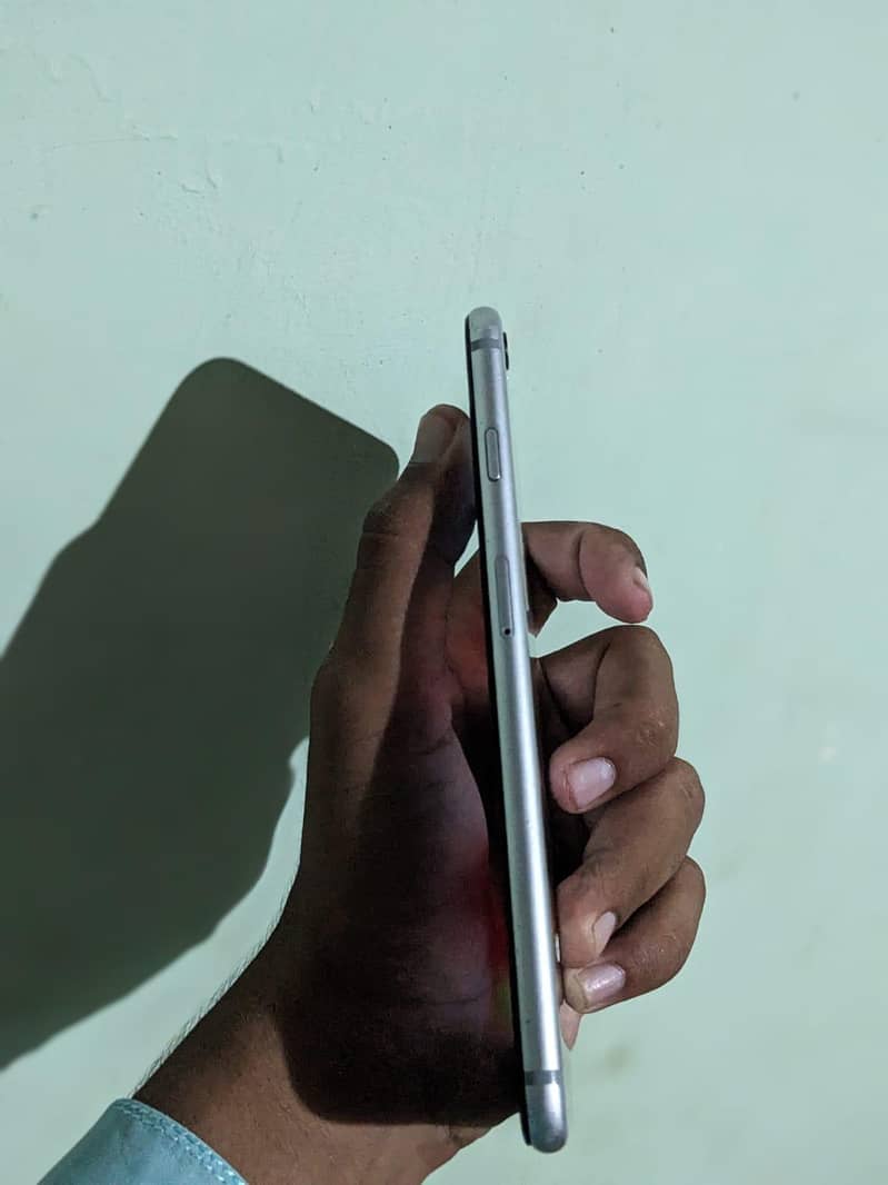 Apple iPhone 6S Plus 5