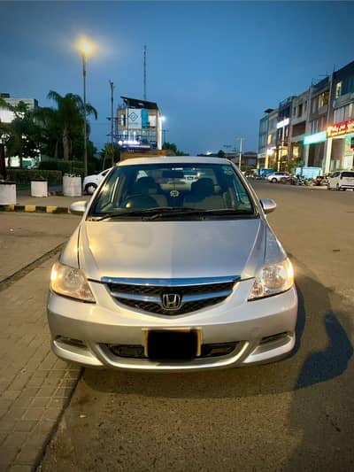 urgent for sale masterpiece Honda city 2006 90% original paint