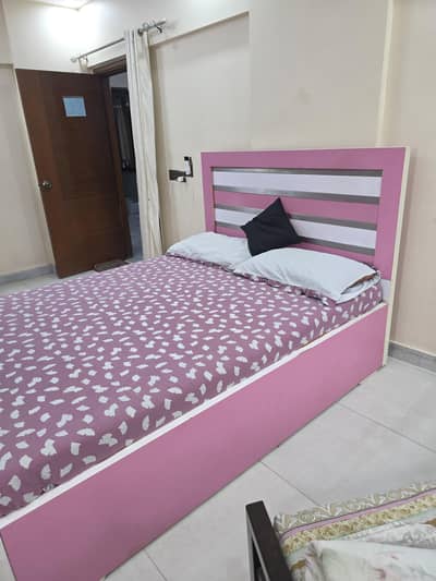 Queen Bed & Full Mirror Dressing Set