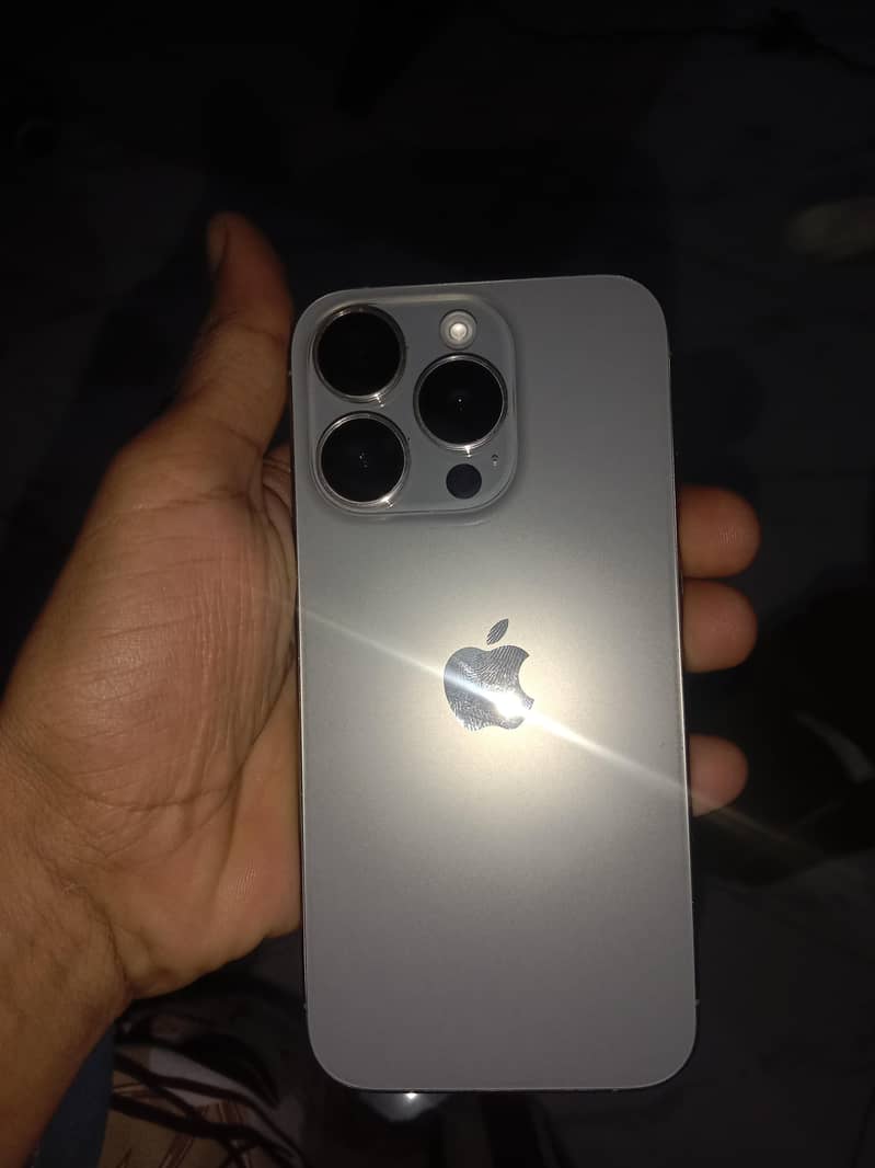 Apple iPhone 15 Pro 2