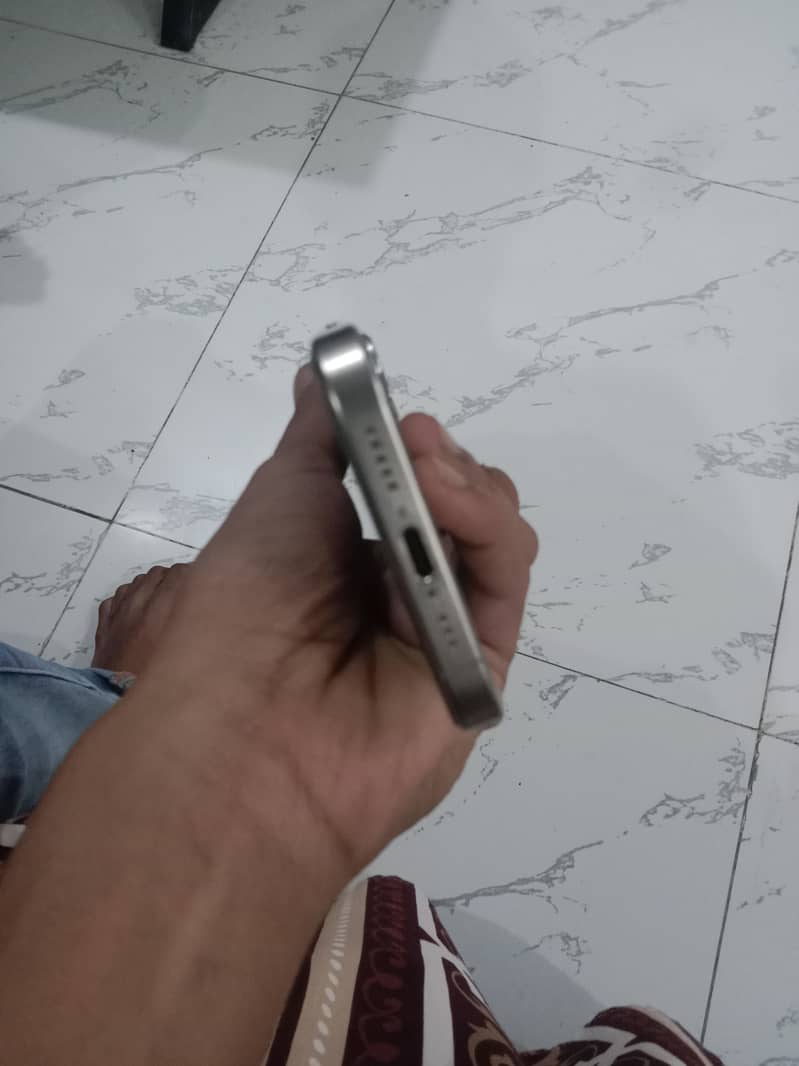 Apple iPhone 15 Pro 5