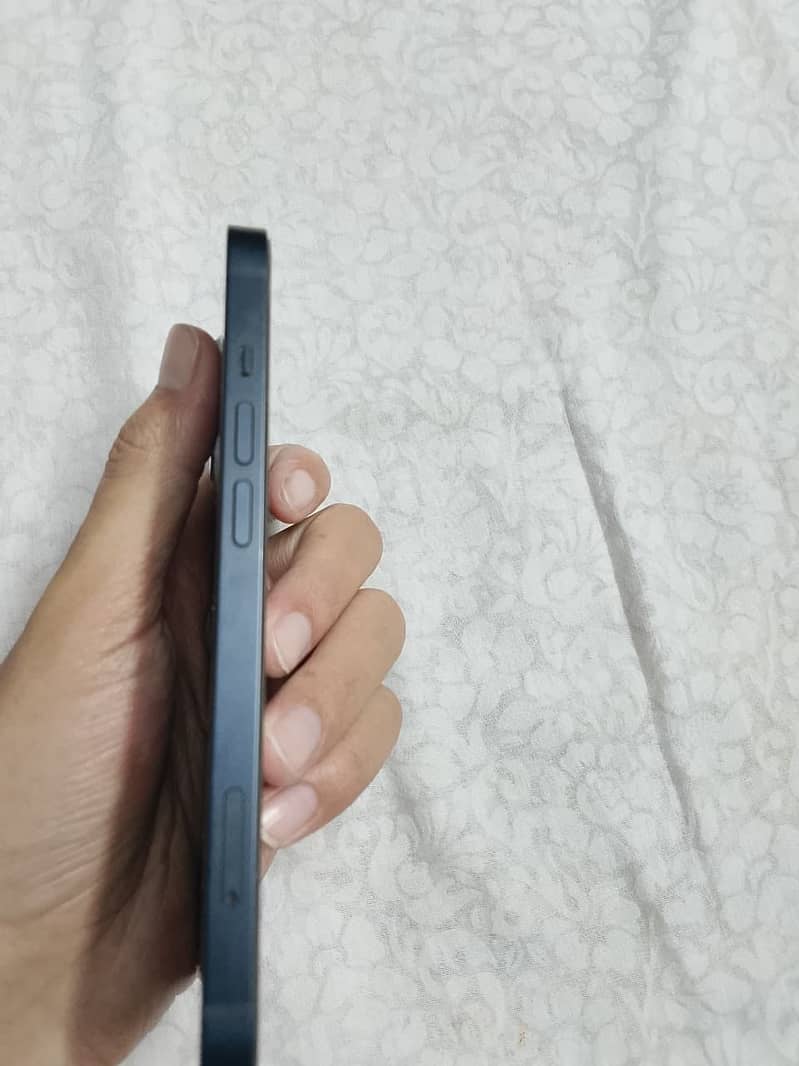 Apple iPhone 13 1