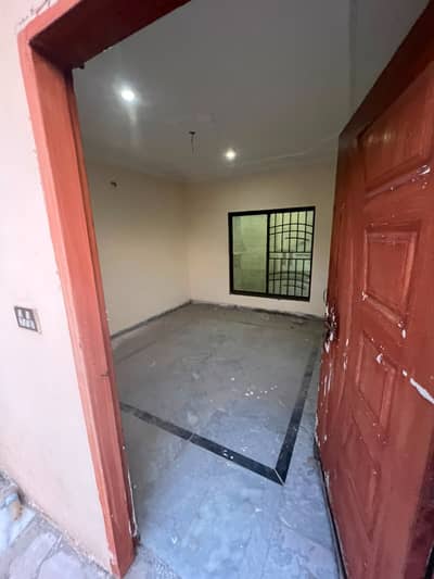 5 Marla 3rd floor available for rent