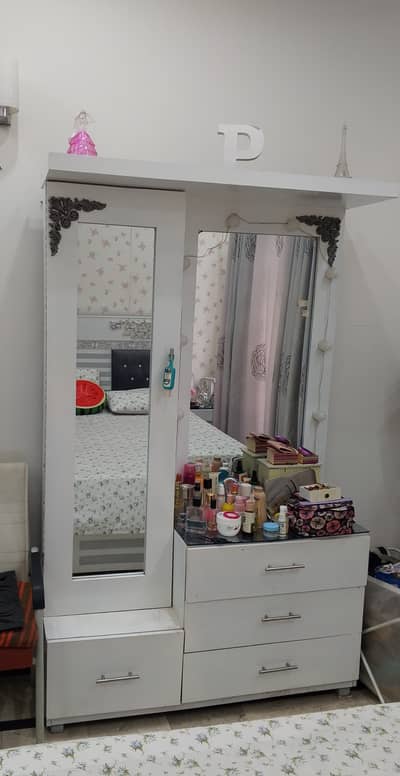 Queen Size Bedroom Bedset
