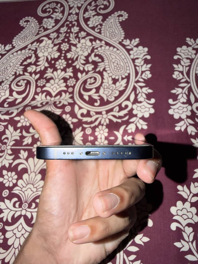 Apple iPhone 12 2