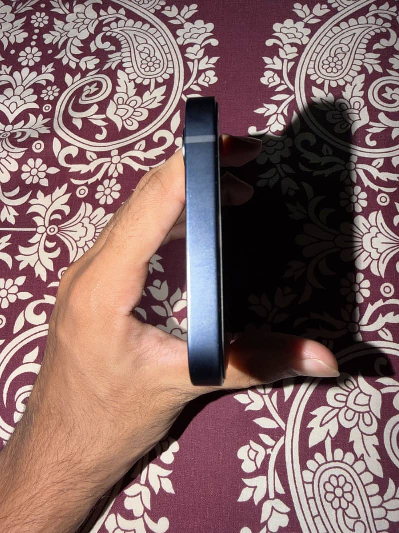 Apple iPhone 12 3