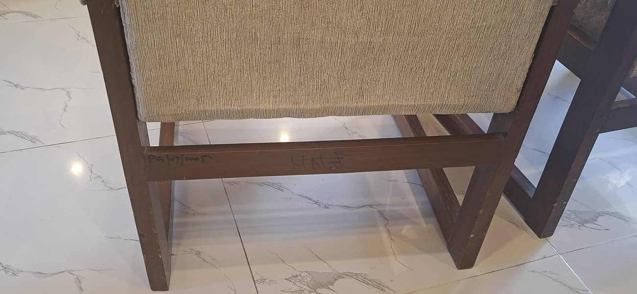 Solid Wood Chairs (4) 7