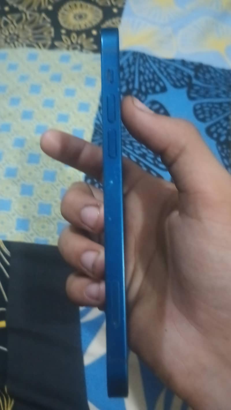 Apple iPhone 12 3