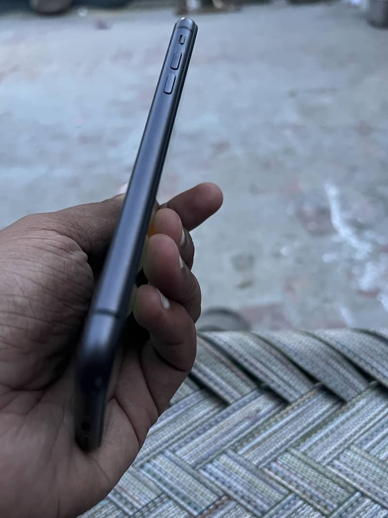 Apple iPhone 11 2