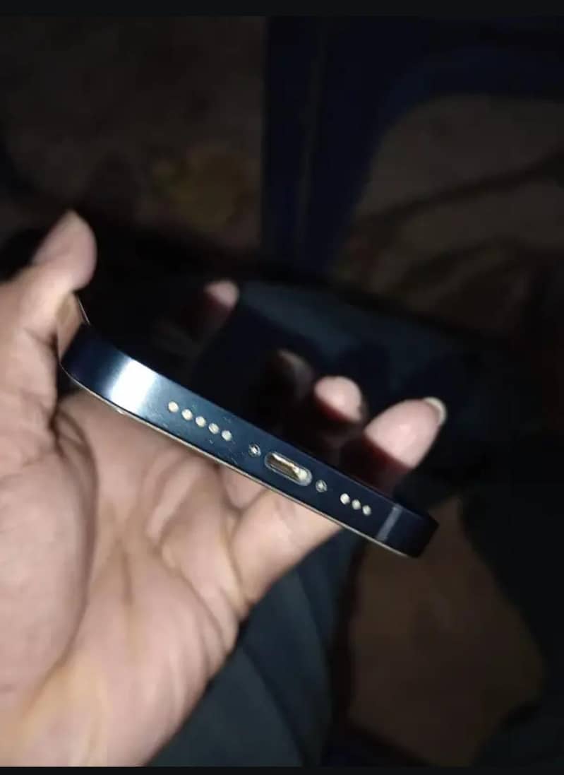 Apple iPhone 12 0