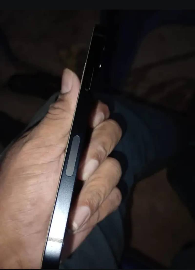 Apple iPhone 12 6