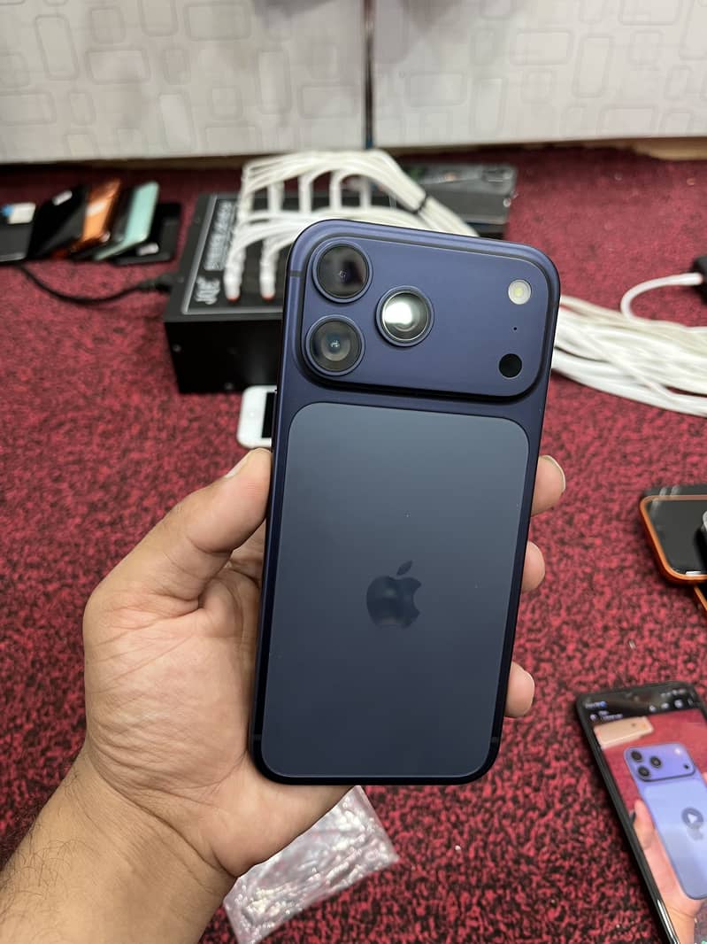 Apple iPhone 17 Pro Max 2