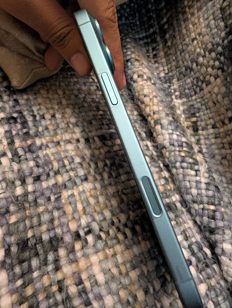 IPHONE 16 PLUS (TEAL) 1