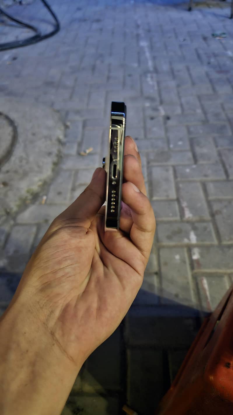iphone 14 pro max 2