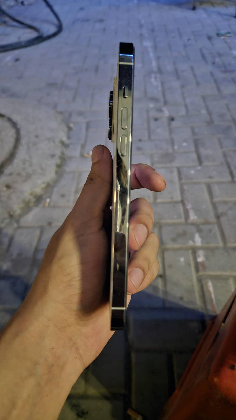 iphone 14 pro max 3