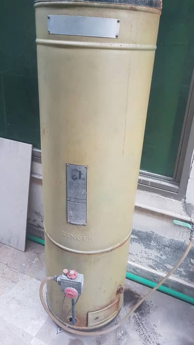 Singer Gas Geyser – 35 Gallon. Perfecty working no leakage