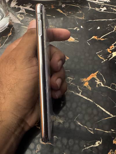 Samsung Mobile S10e
