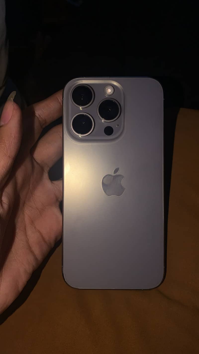 Apple iPhone 15 Pro 0