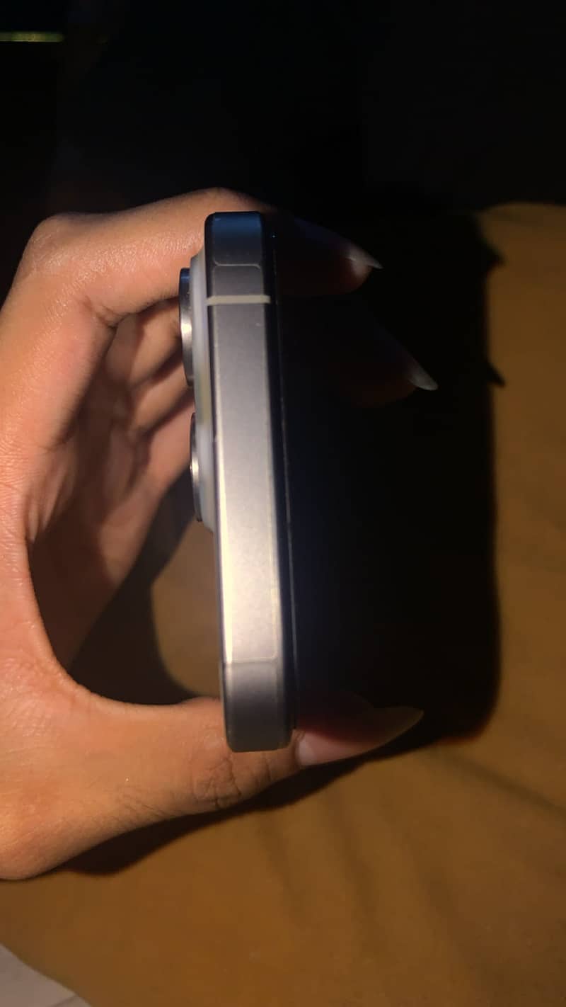 Apple iPhone 15 Pro 2