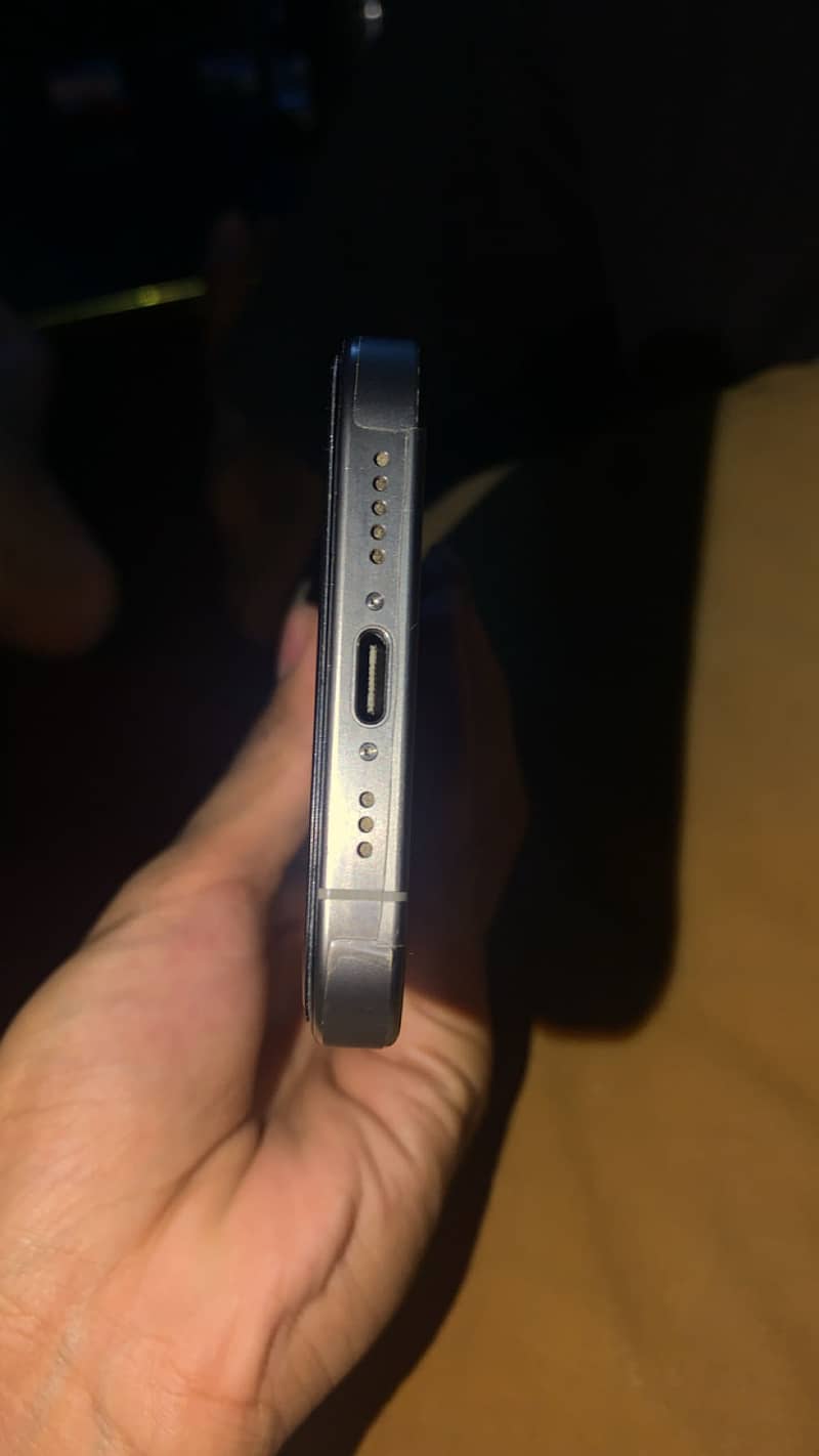 Apple iPhone 15 Pro 4