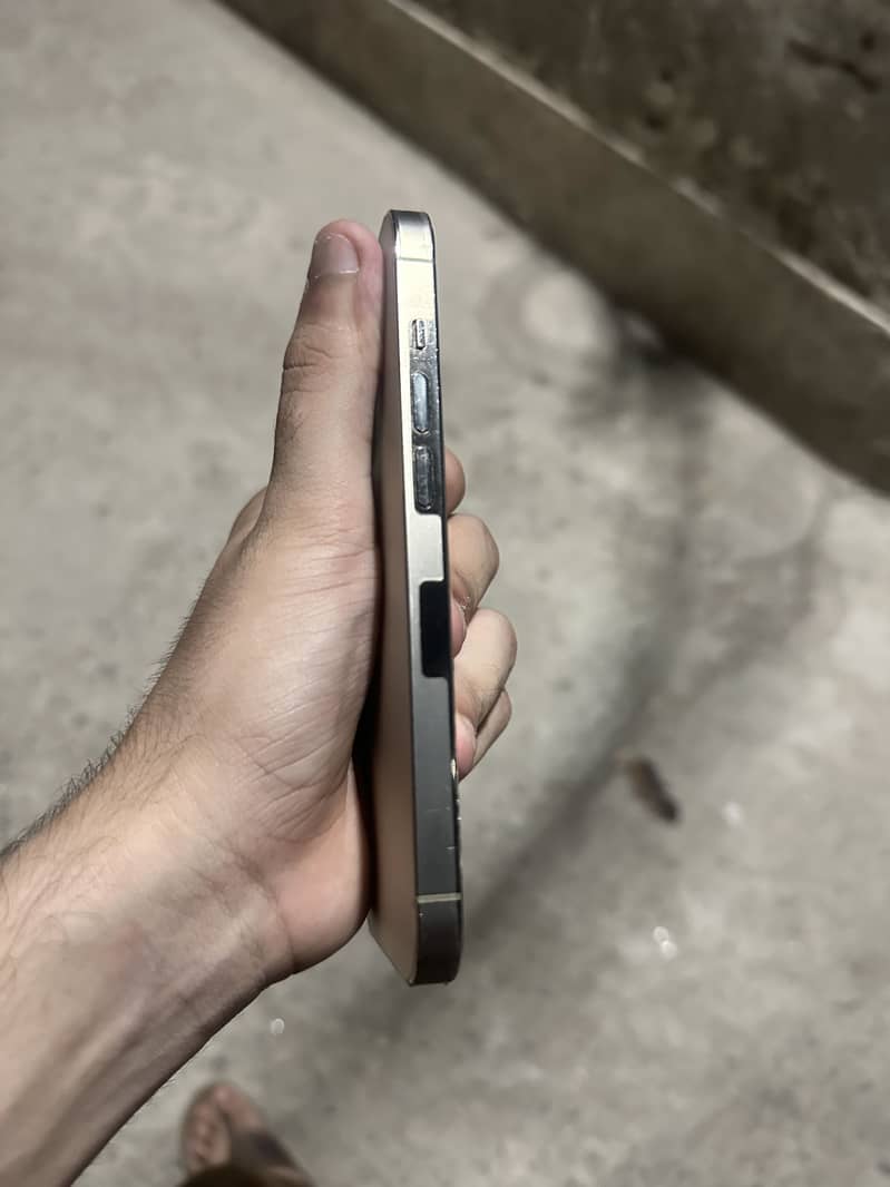 Apple iPhone 14 Pro 4