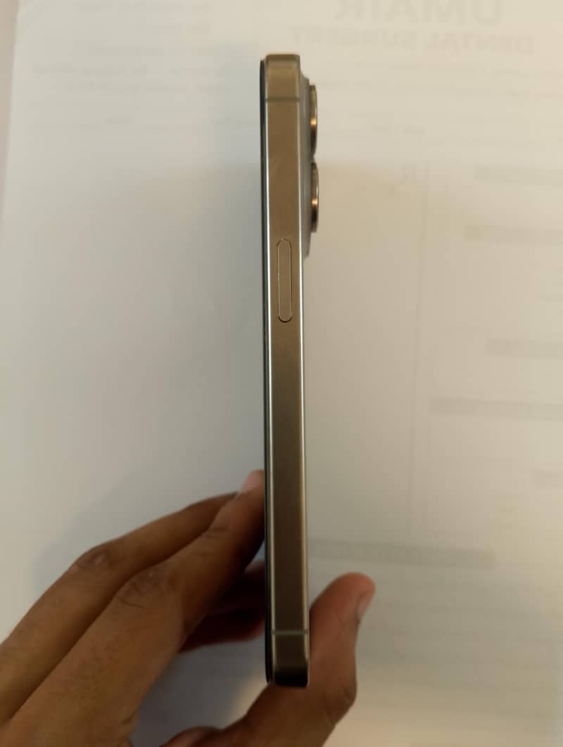 Apple iPhone 15 Pro 2