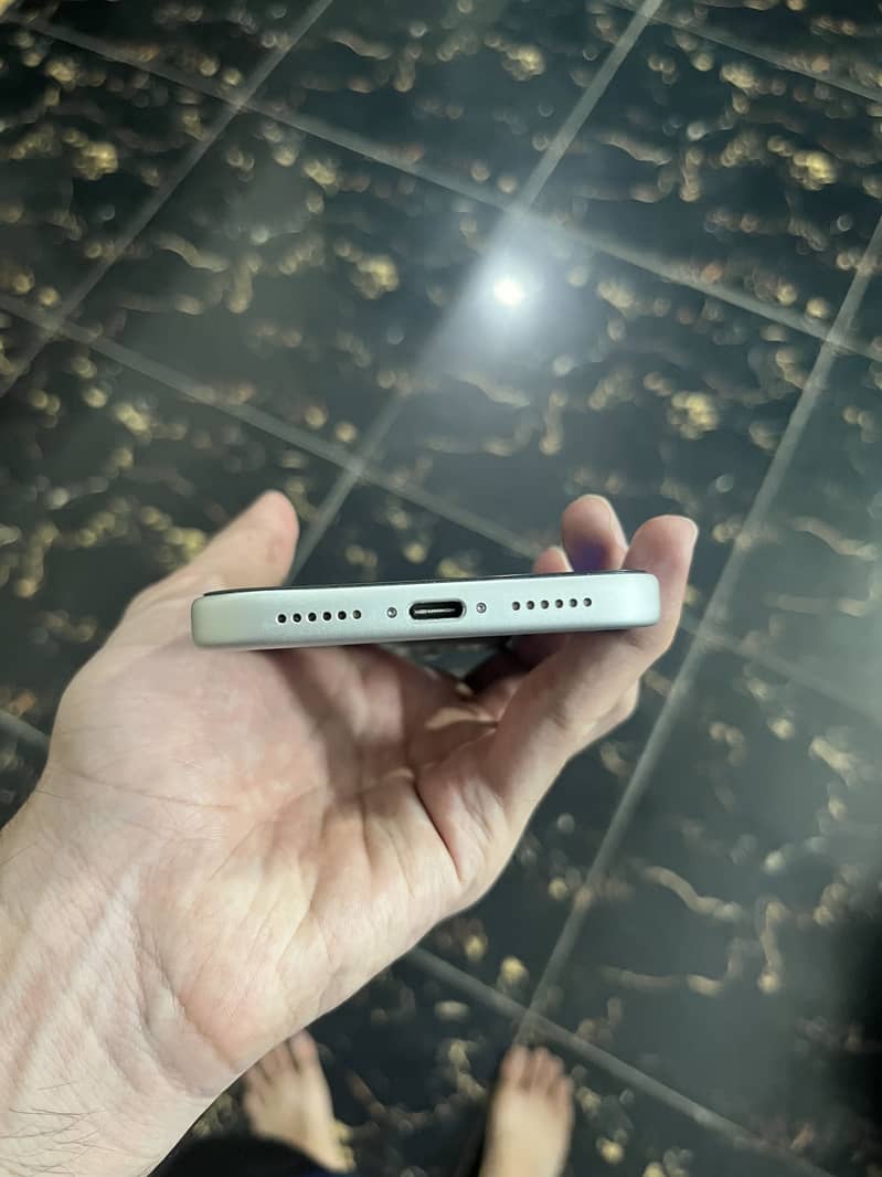 Apple iPhone 17 Pro Max 4