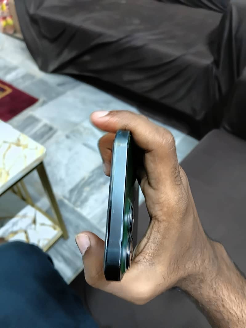 Apple iPhone 13 Pro Max 3