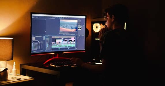 Motion Graphics Editor & Video Editor