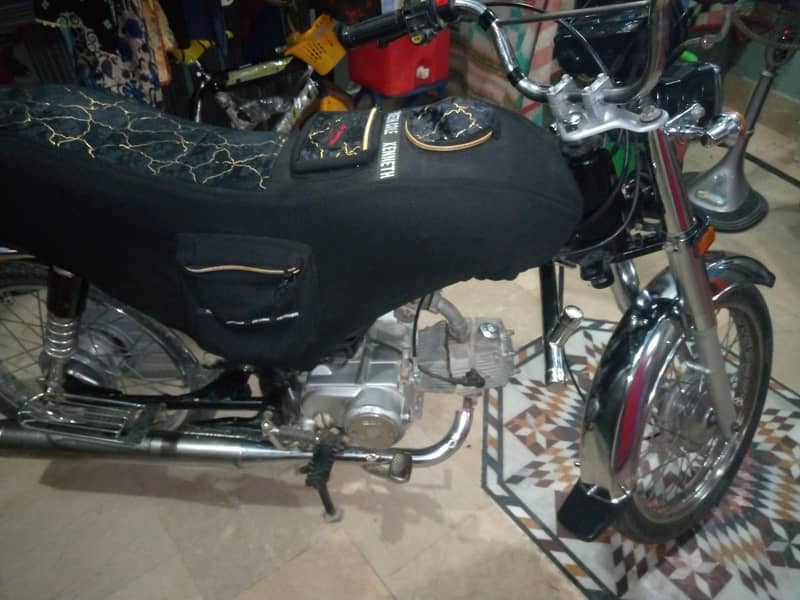 unique CD 70 2012 model 2