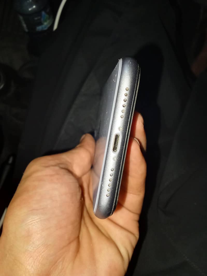Apple iPhone 11 6