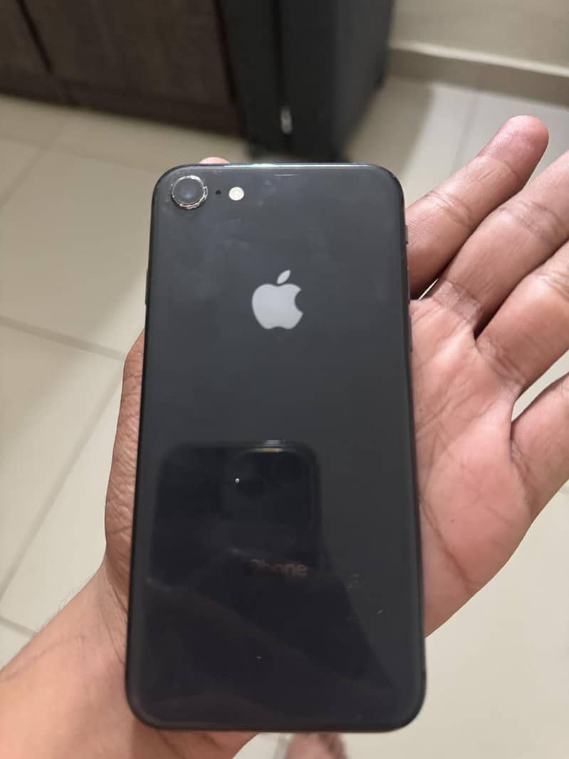 Apple iPhone 8 3