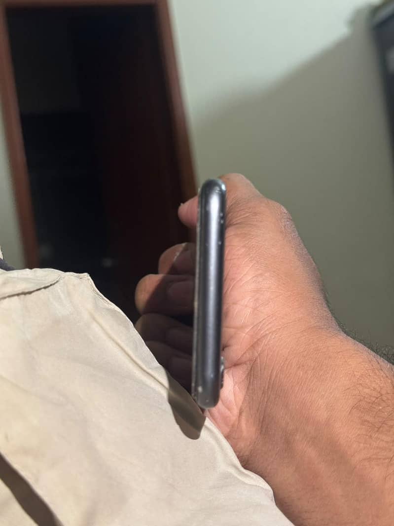 Apple iPhone 8 6