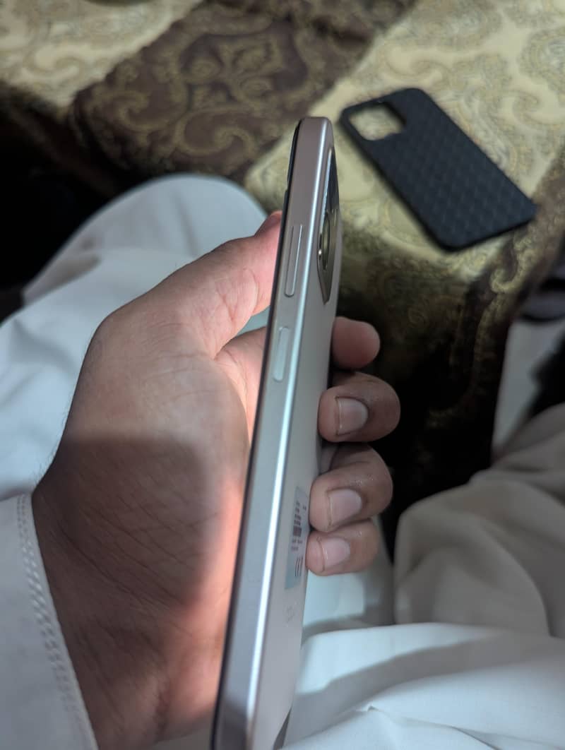 OPPO A6 4