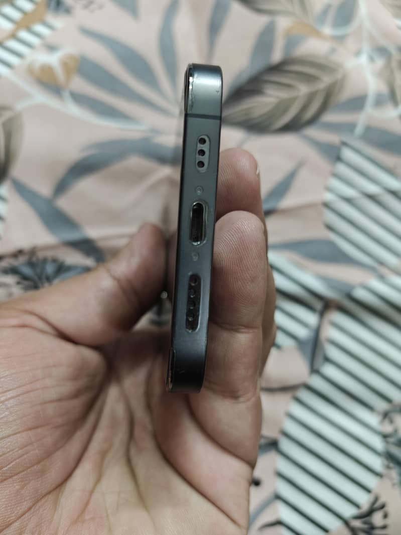 Apple iPhone 12 Pro 2