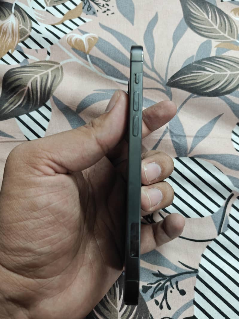 Apple iPhone 12 Pro 3