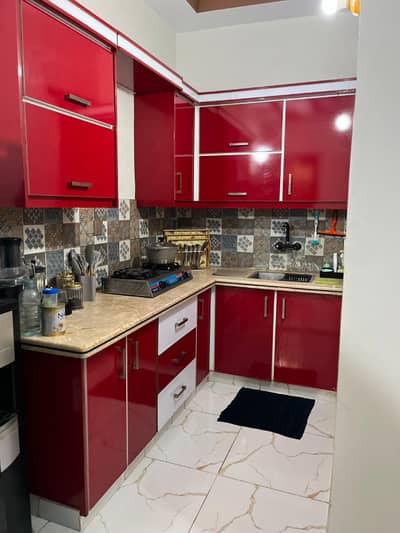 New Condition *2 Bed DD* Apartment With *Roof*
