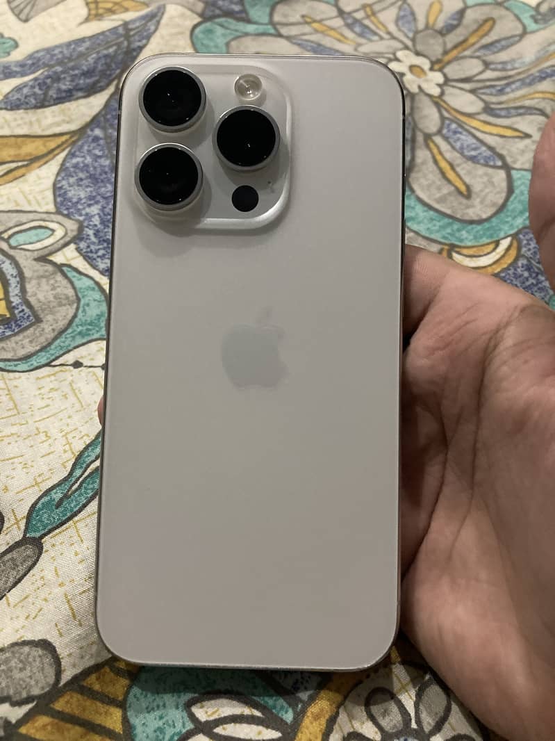 iPhone 15 Pro 3