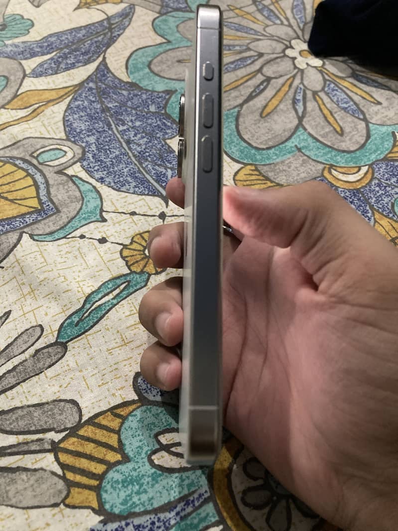 iPhone 15 Pro 5
