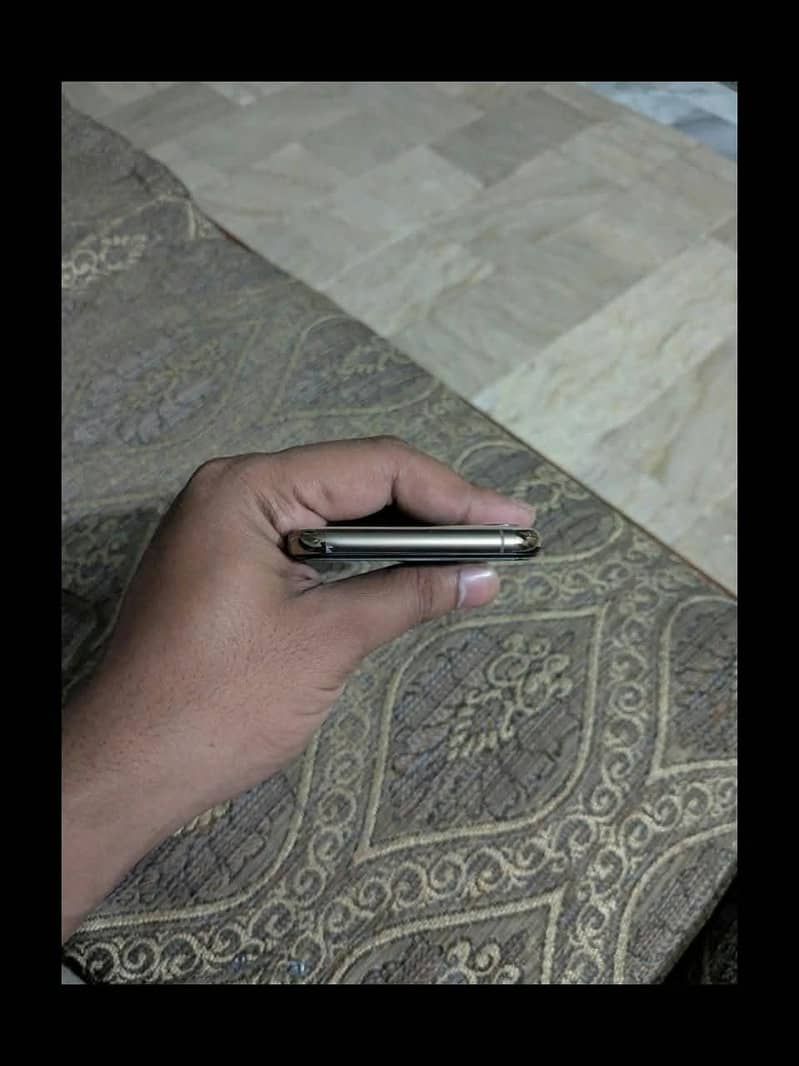 Apple iPhone 11 Pro 3