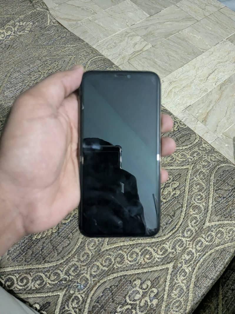 Apple iPhone 11 Pro 6
