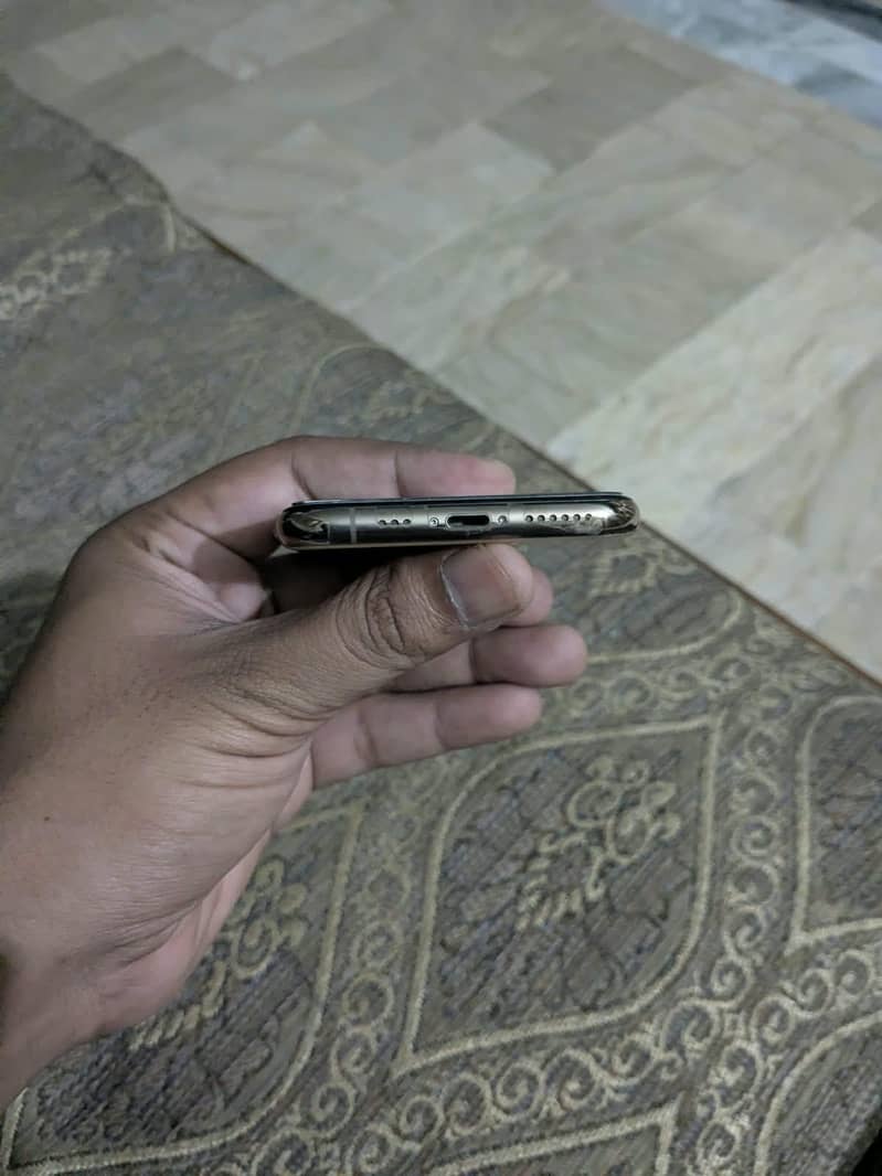 Apple iPhone 11 Pro 9
