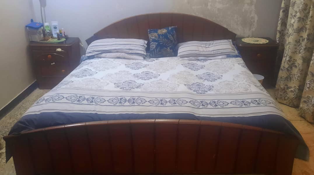 Bed with side tables 1