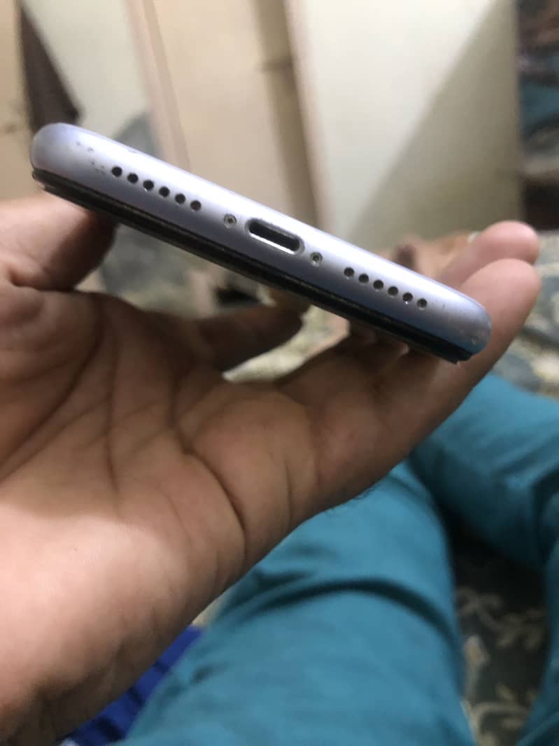 Apple iPhone 11 12