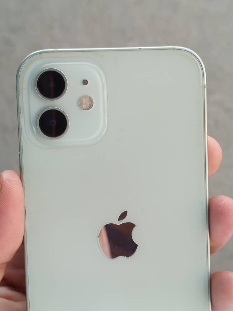 Apple iPhone 12 7