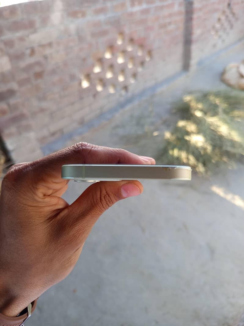 Apple iPhone 12 5